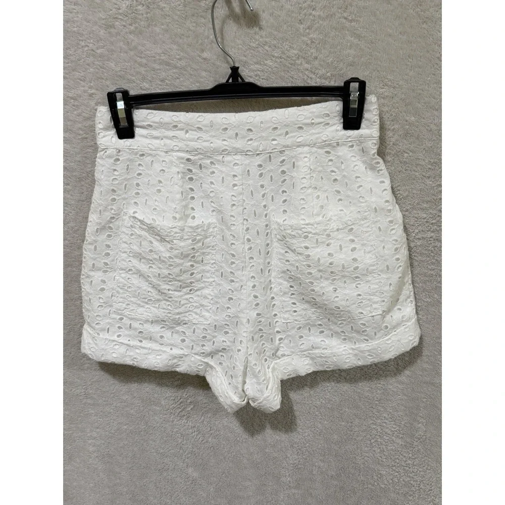 Unique Vintage Eyelet Shorts Small (4) White Flat Front Lined Beach Cotton